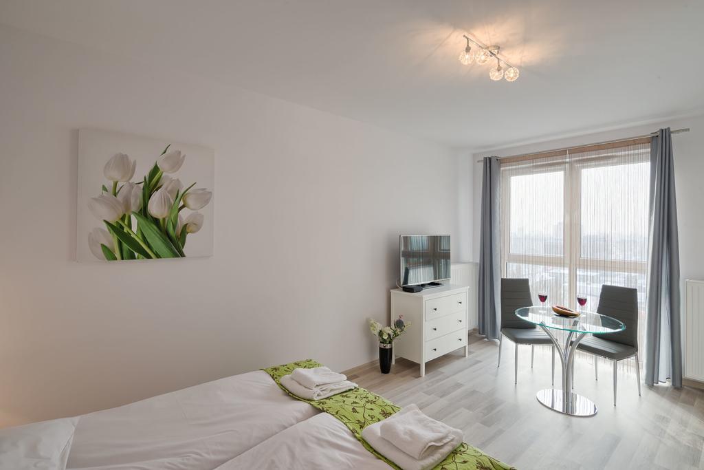 City Aparthotel Ochota Warszawa Værelse billede